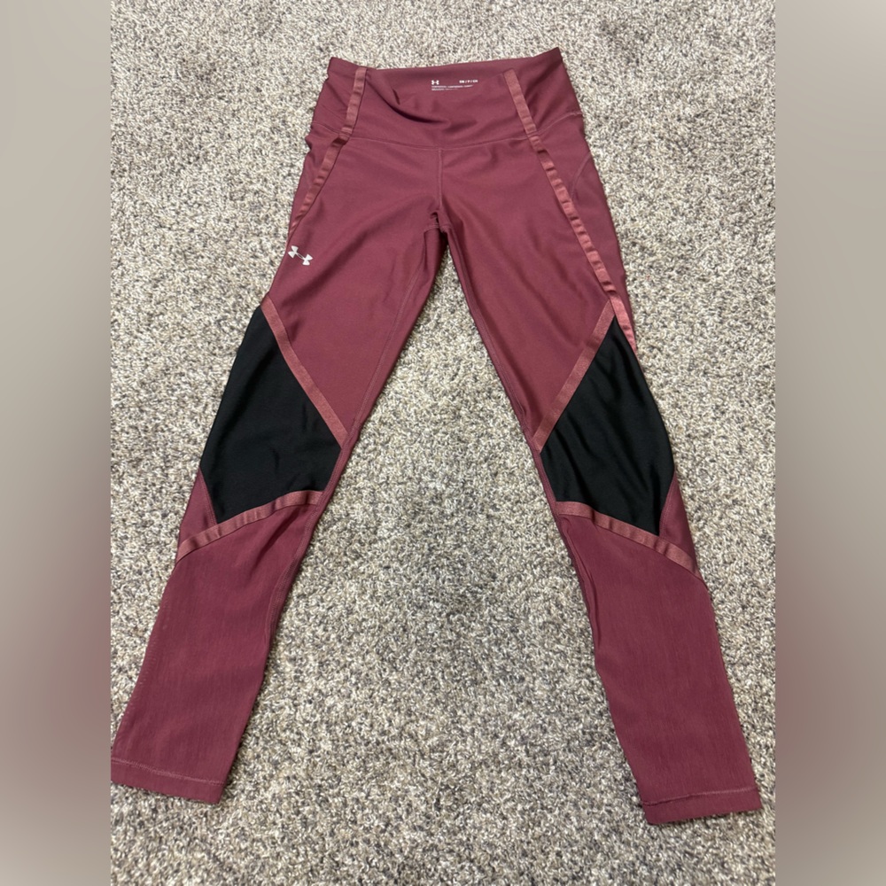 Under Armour Compression HeatGear Burgundy and Black Athletic Leggings- Size‎ S